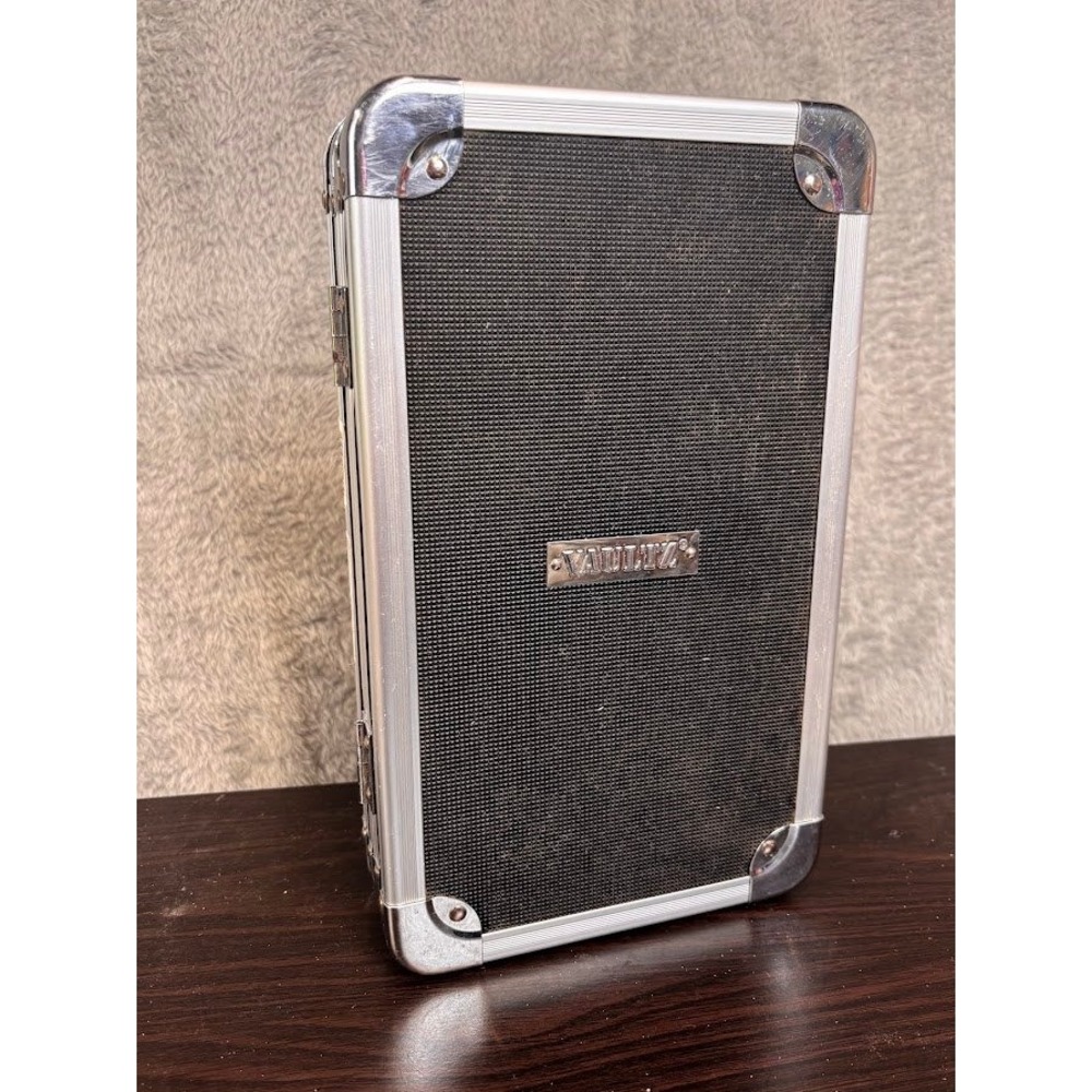Vaultz Black Silver Hard Shell 48 Disc CD DVD Media Storage Binder Case Latch